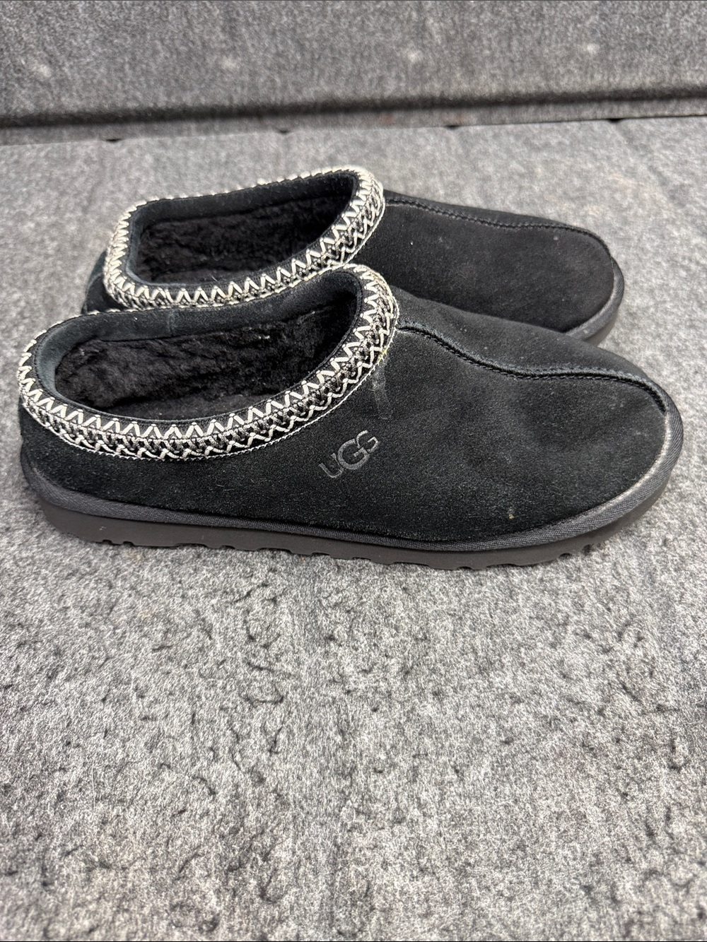 UGG Black Suede Men’s Slip-On Moccasin - Picture 3 of 9